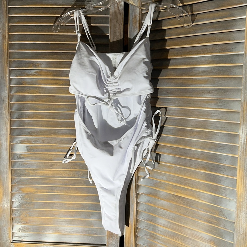 Swimsuit - Picture 3 of 5